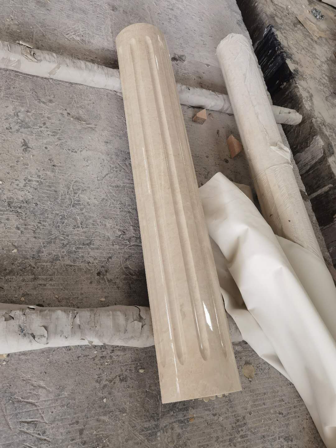 奥特曼实心圆柱
